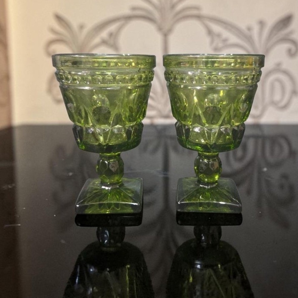 Colony Park Avocado Green Goblets, Set of 2,‎ Vintage Mid-Century Glassware